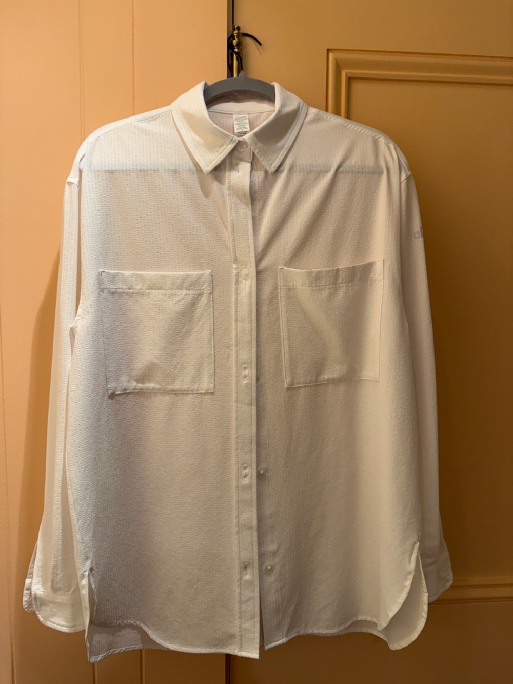 Alo women's White Button-Down Sheer Pocket Blouse NEW WITHOUT TAGS